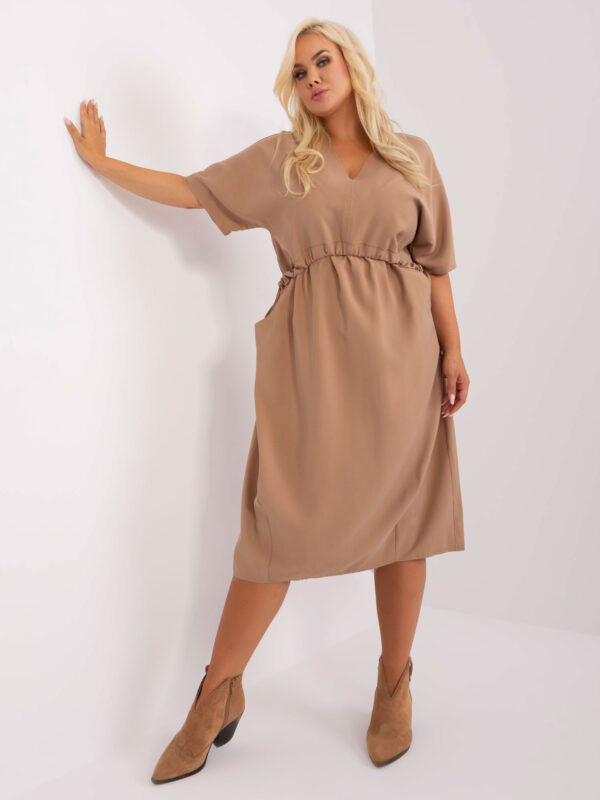 happywoman karmelowa sukienka z kieszeniami plus size 2